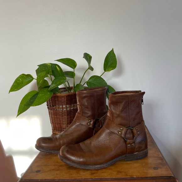 Frye Philip Short Boots - Picture 7 of 7